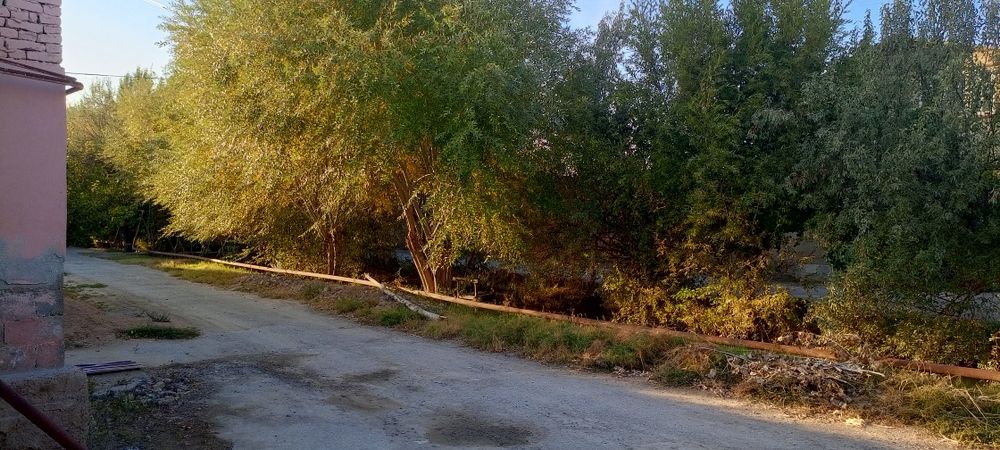 Карманада ховли сотилади 7 сотих