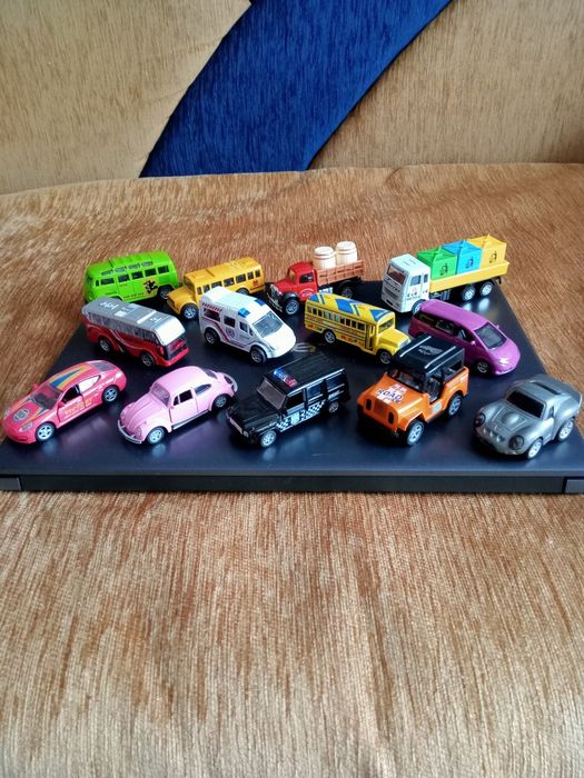 Машинка игрушечная