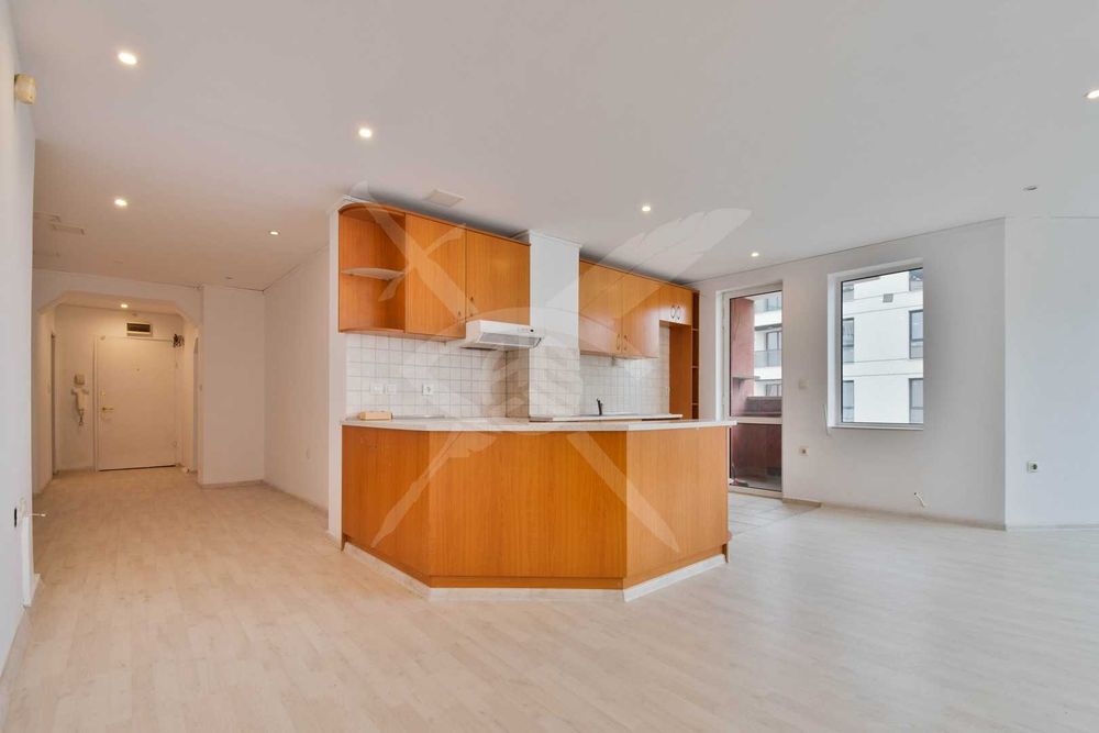 Тристаен апартамент в жк. Манастирски ливади № 92257