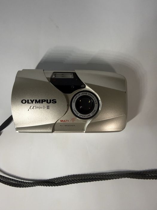 Olympus µ[mju:]-II 35mm аналогов фотоапарат, нова батерия, отлично състояние