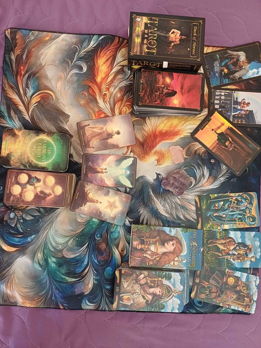 Таро и Оракъл колоди - отлично състояние! Pre-Raphaelite Tarot, Волшебное Зеркало, На Магьосниците, Pictorial Key, The Harmony Tarot Mini, Rumi Oracle