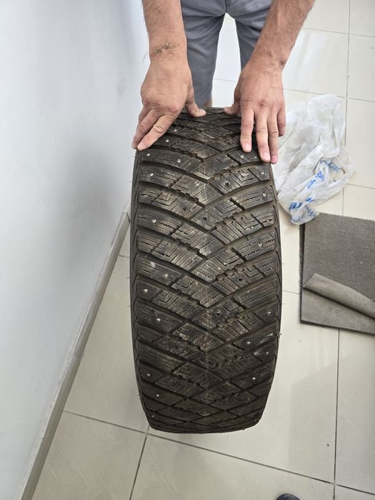 Goodyear ultragrip ice 275/60 R20
