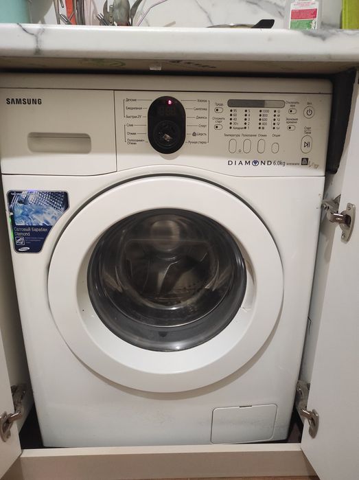 Продам машинку 1000 тенге