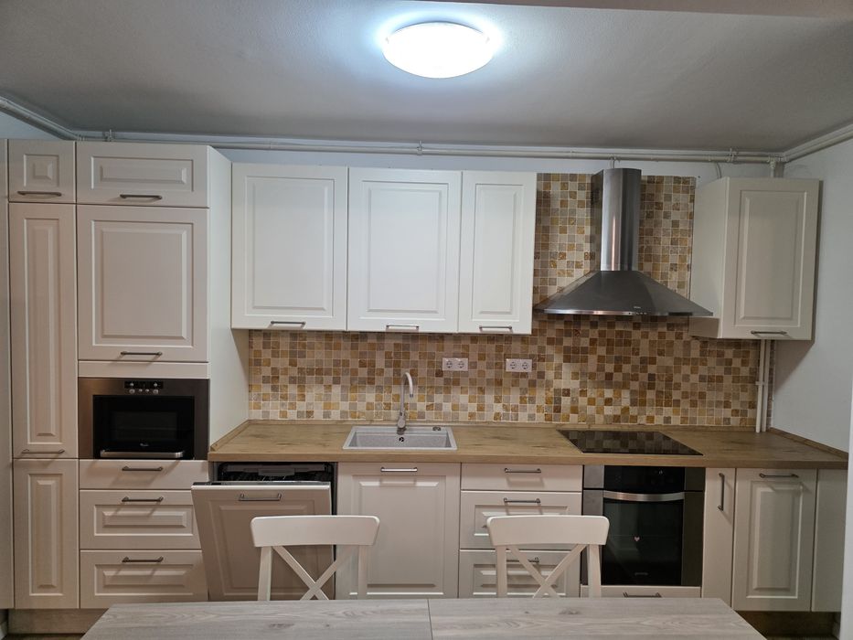 Apartament 3 camere de inchiriat