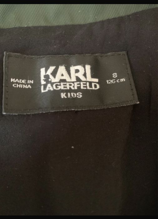 Geaca fetite Karl Lagerfield, 8 ani.