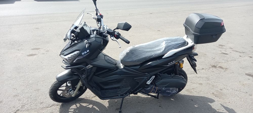 Скутер адв 62    .