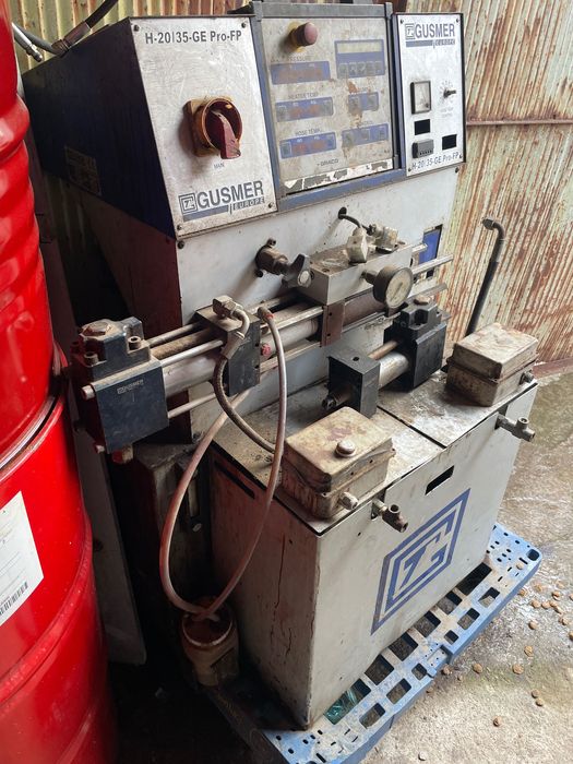 Gusmer  utilaj suflat spuma poliuretanica pentru piese