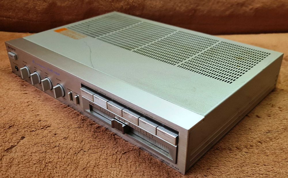 Sony TA-AX3 statie 2X40W pe 8 Ohm, distorsiuni 0,008%