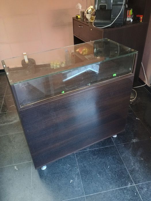 Обзавеждане за магазин или заведение