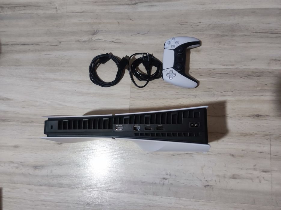 Vând play station 5