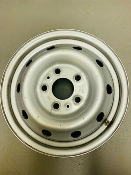 Janta otel Fiat și Ford