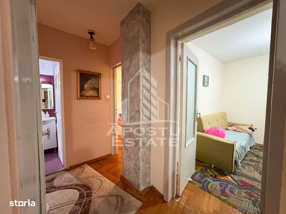 Apartament 4 camere, decomandat, 95mp, etaj 1, zona Turist, Sagului