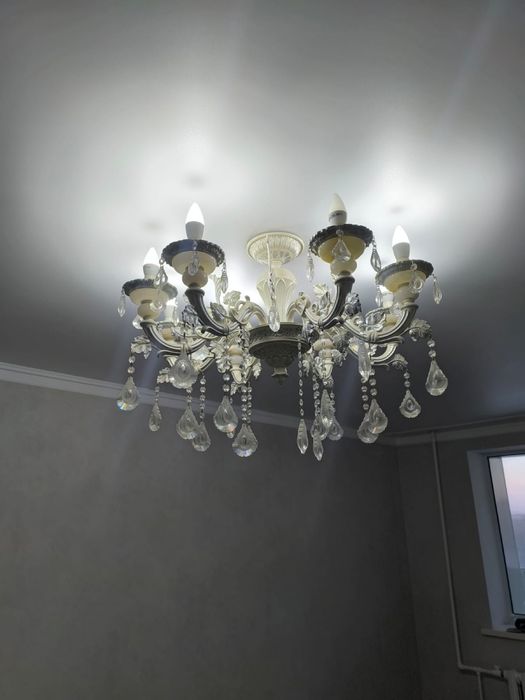 Люстра хорошие по 7 тысяч