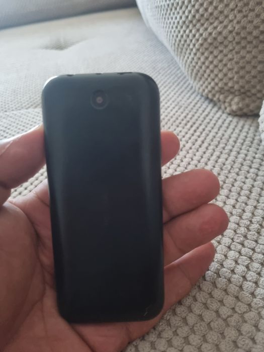 Продавам Nokia 225