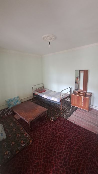 Uy sotiladi 14 sotik . 10000$ dan sotigi