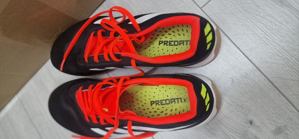 Кроссовки для футзала