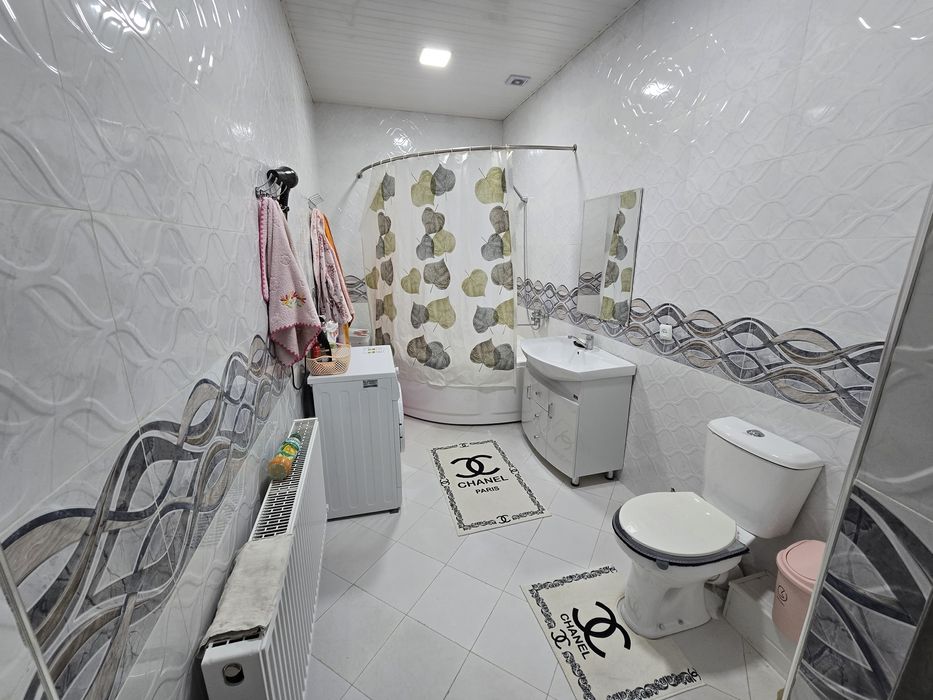 Fargona shaxar muxayo falgman oldida 5 xonalik uy sotiladi