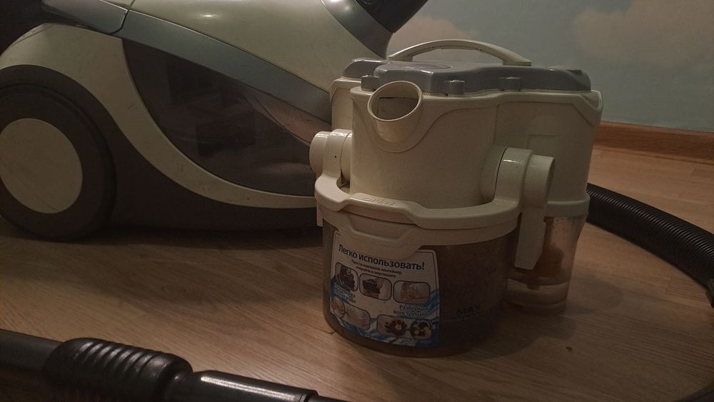 Продаю пылесос samsung aquatic.