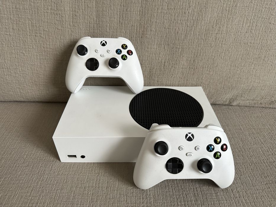 Xbox series s + второй геймпад