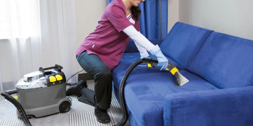 Curatare canapele, fotolii, covoare cu aspirator injectie Karcher