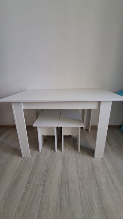 Продам стол и стулья