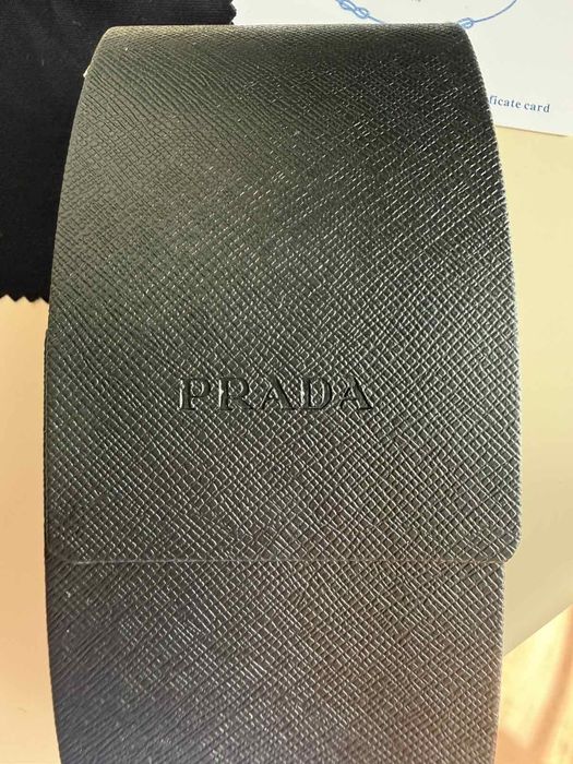 Слънчеви очила Prada
