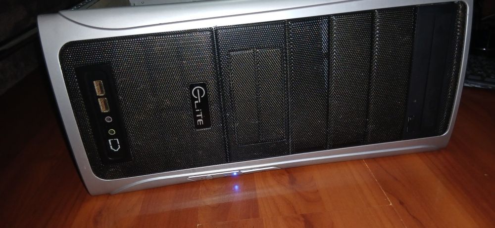 Монитор samsung и компьютер