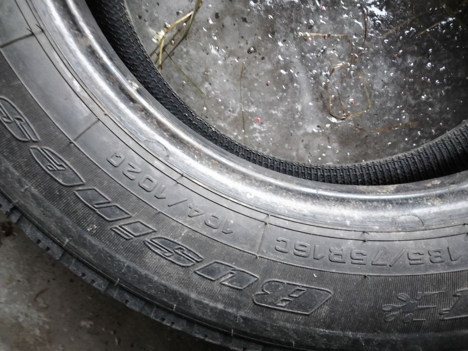 Продам резину на газель.