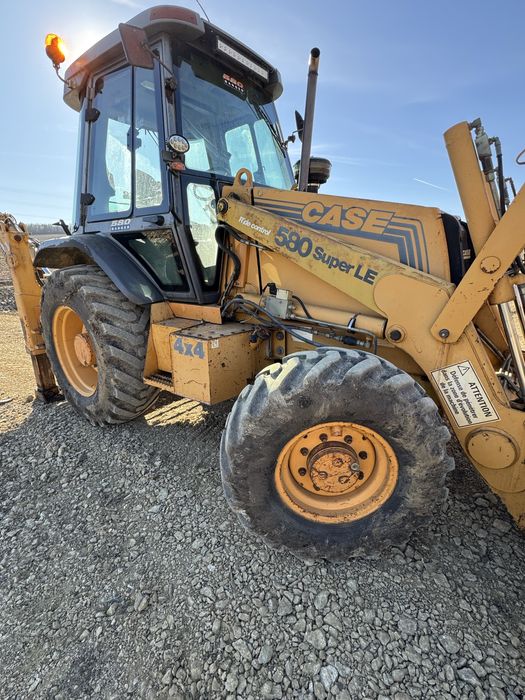 Buldoexcavator Case 580 Ranger impecabil  5700 ore de functionare