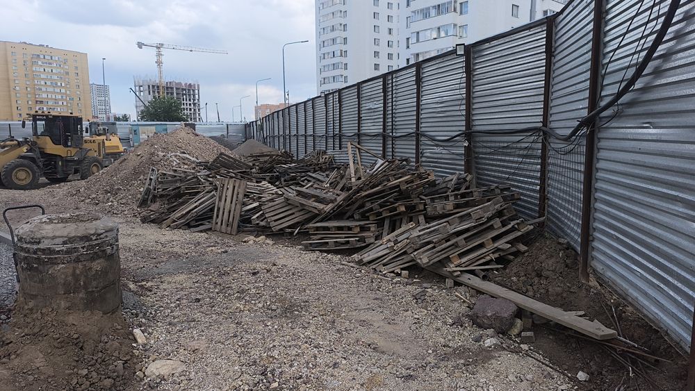 Дрова, поддоны б/у самовывоз. Отдам даром.