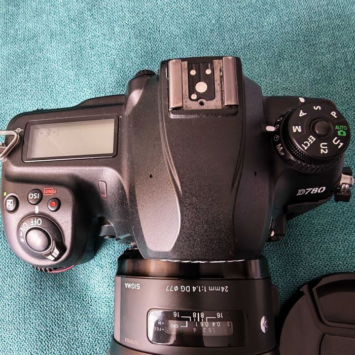 Nikon D780 + obiectiv Sigma 24 mm