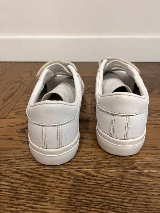 Продам белые кеды