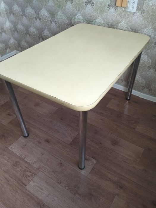 Продам стол большой