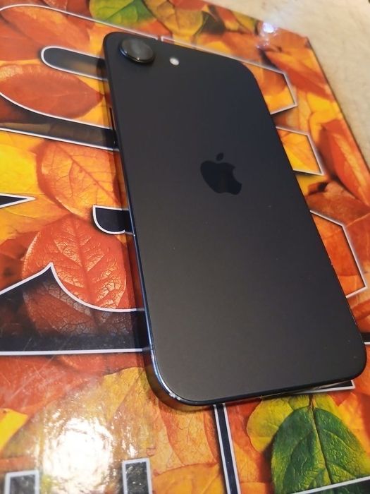 Apple iPhone 16e  128GB 5G  Black аифон