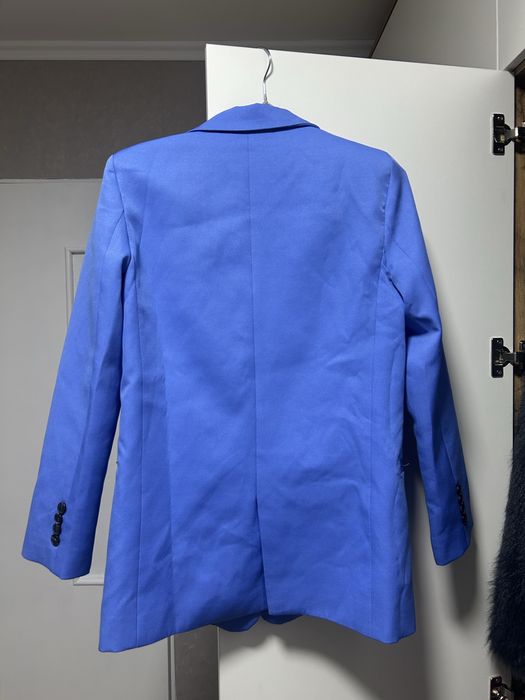 Продаю пиджаки классические