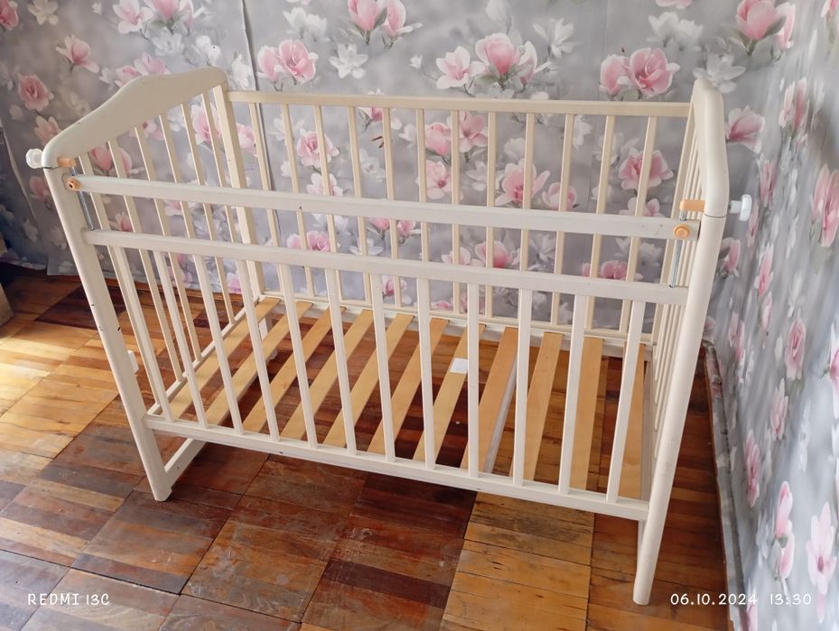 Детская кроватка