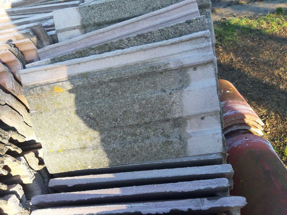 Tigla ciment corcova