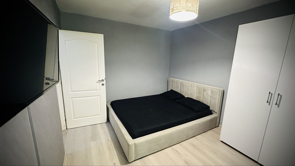 Inchiriez garsoniera str Decebal et 1  NOU renovata