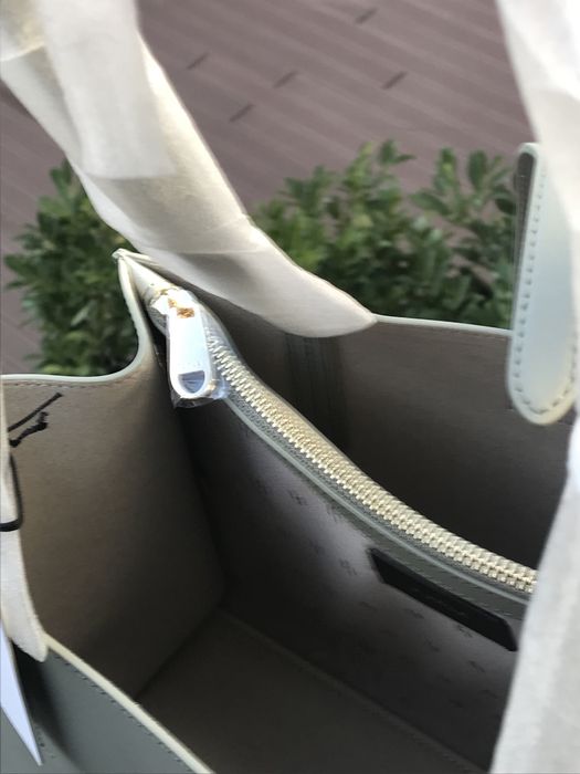 FURLA SOFIA TOTE M.100% оригинал.Със сериен номер,етикети,всичко !