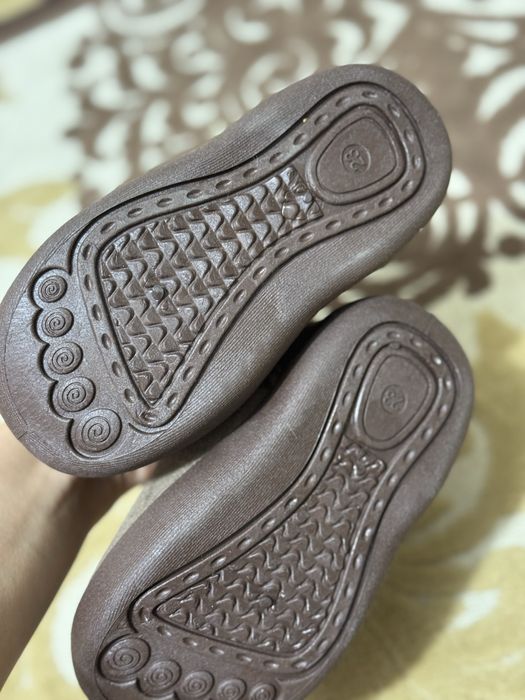 продается новые угги 23рр