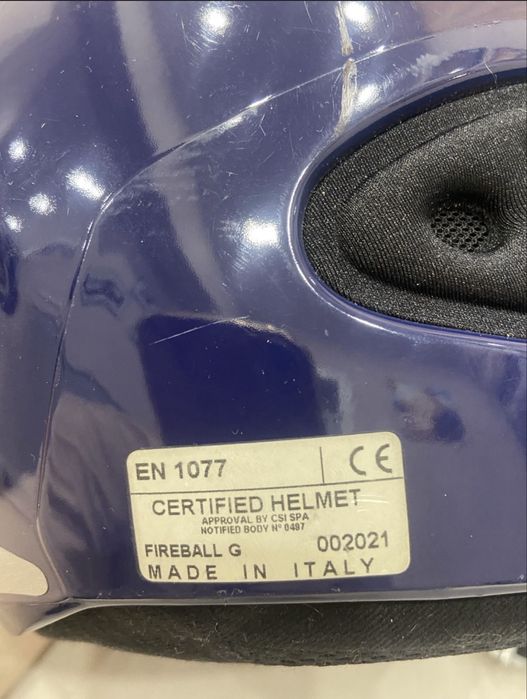 Горнолыжный шлем