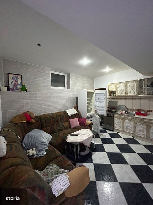 Apartament 3 camere Bd. Republicii , Sinaia cu curte si foisor