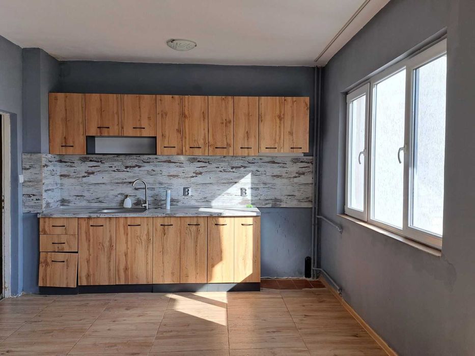 Тристаен апартамент Пловдив, Тракия