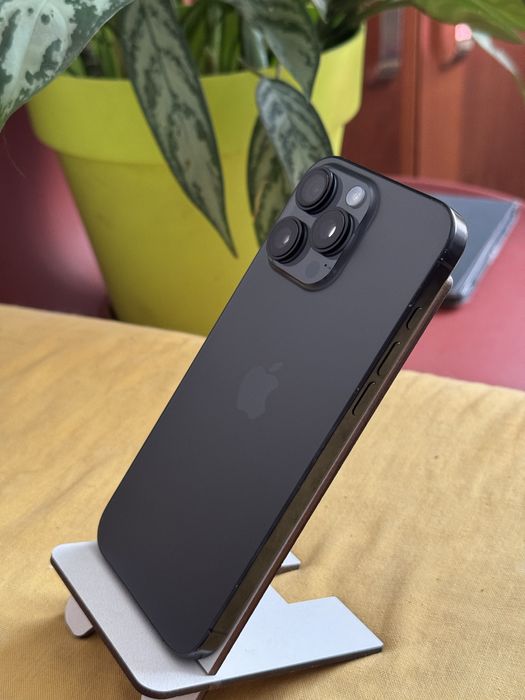 Iphone 16 pro max на гарантии
