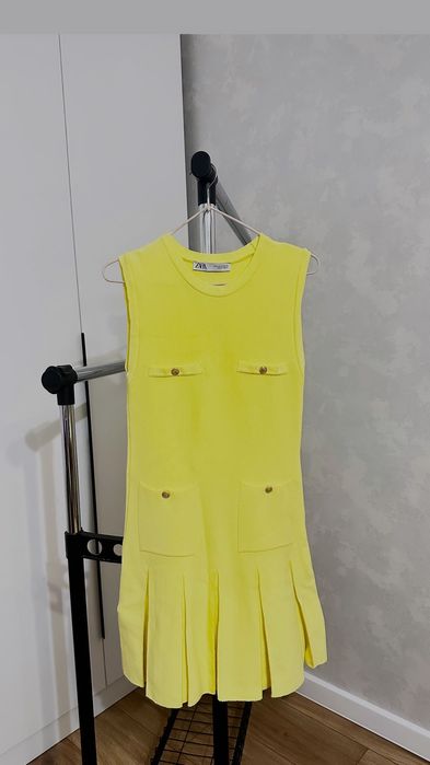 платье ZARA в модном цвете