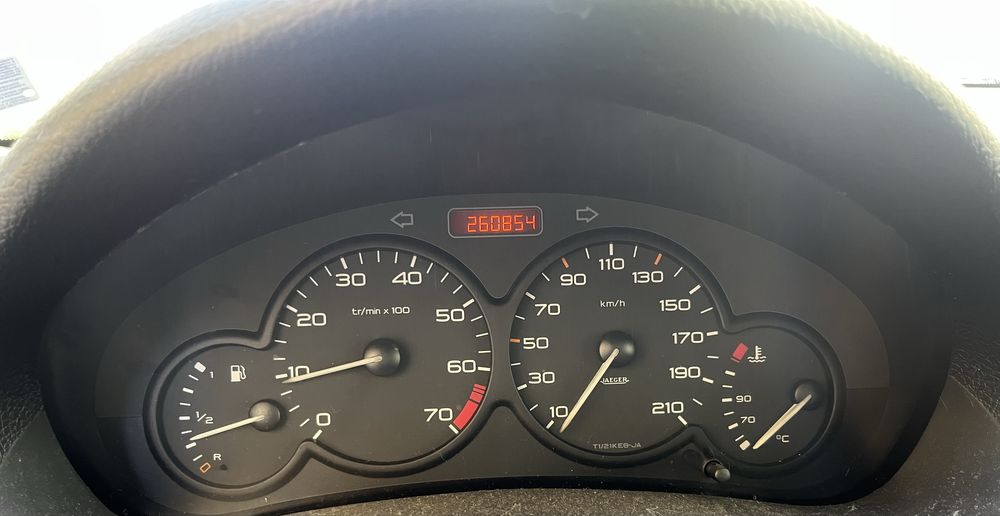 Лек атомобил Peugeot 206