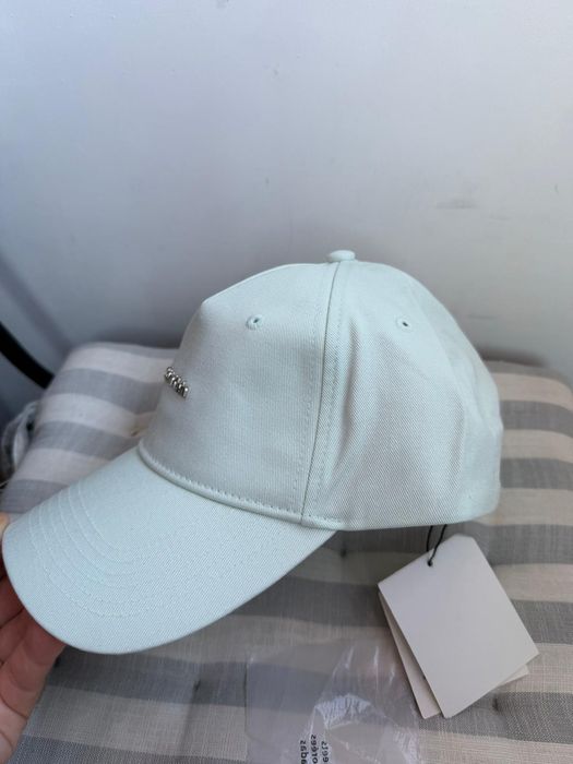 Calvin Klein șapcă unisex culoare albastru deschis  cu logo mic metalic mărime OS noua originala