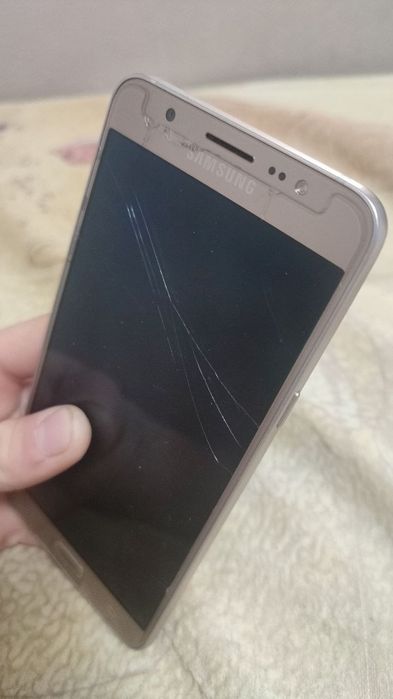 Продам Samsung j7 2016