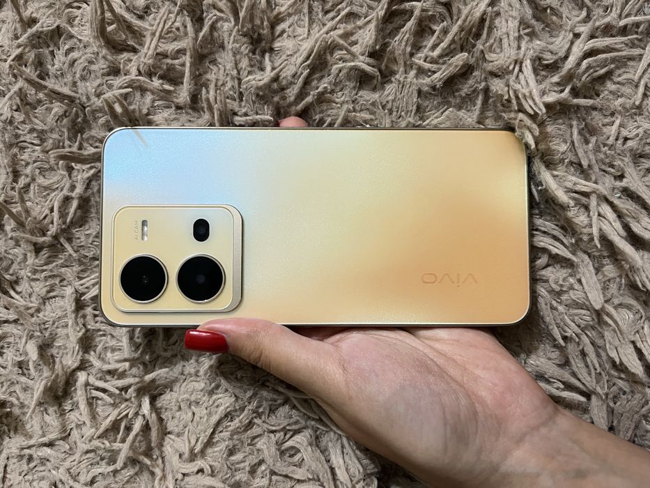 Телефон Vivo V25e