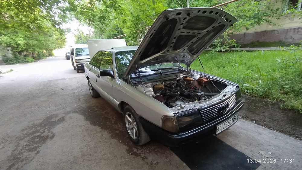 Автомобиль Ауди 100 c3